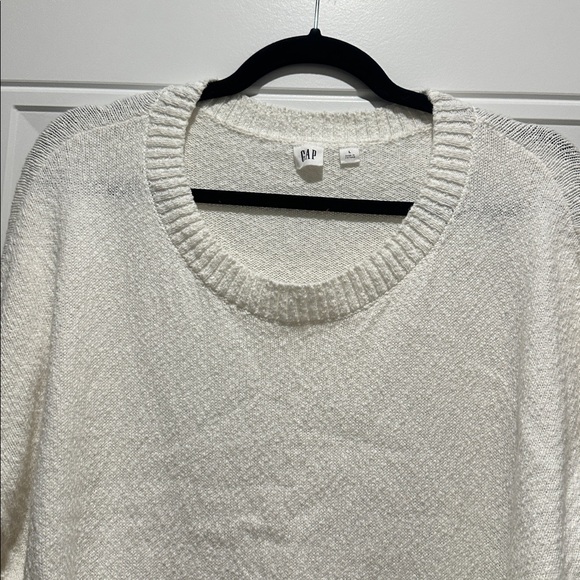 GAP Sweater - Picture 2 of 5
